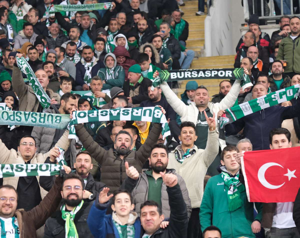 (FOTO GALERİ)Bursaspor-Aliağa FK maçından taraftar fotoğrafları