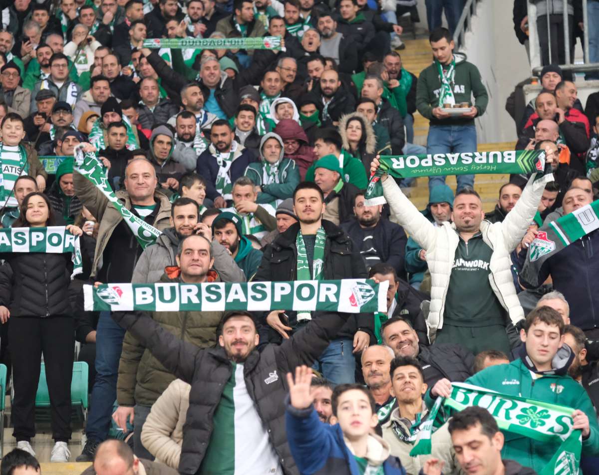 (FOTO GALERİ)Bursaspor-Aliağa FK maçından taraftar fotoğrafları