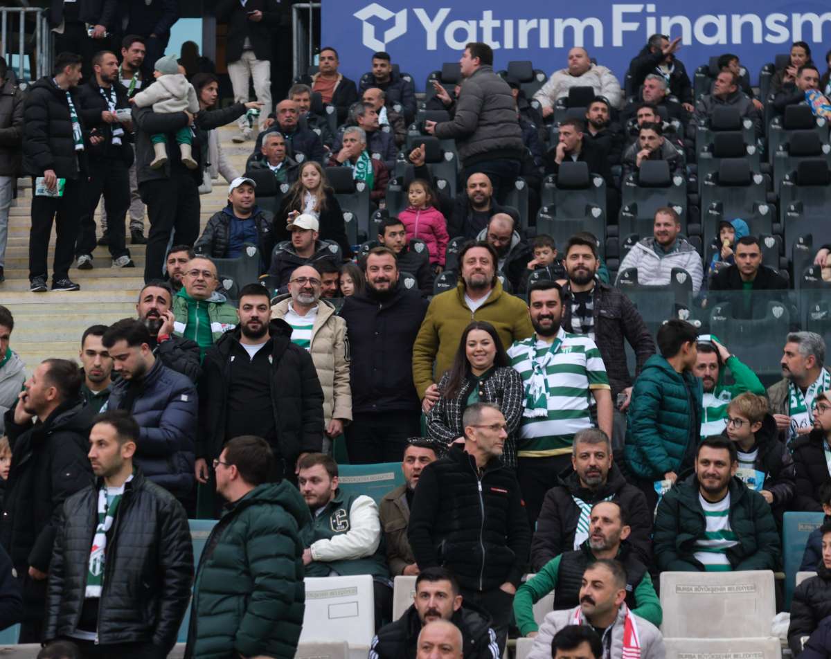 (FOTO GALERİ)Bursaspor-Aliağa FK maçından taraftar fotoğrafları