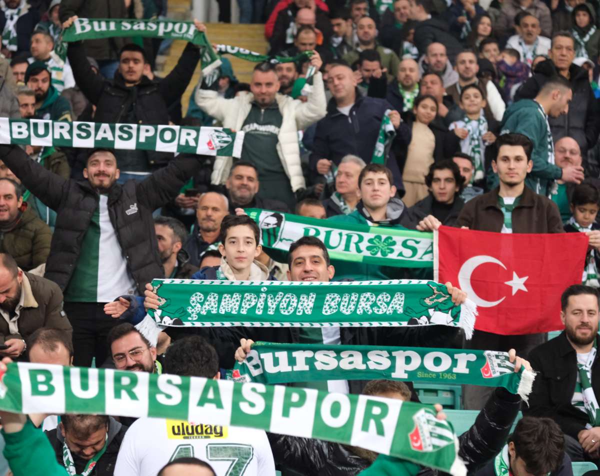 (FOTO GALERİ)Bursaspor-Aliağa FK maçından taraftar fotoğrafları
