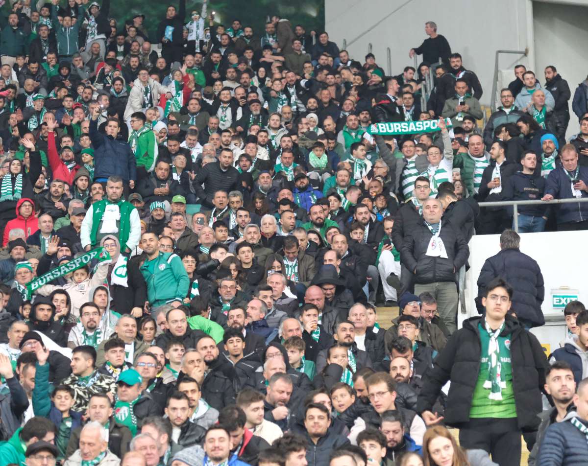 (FOTO GALERİ)Bursaspor-Aliağa FK maçından taraftar fotoğrafları
