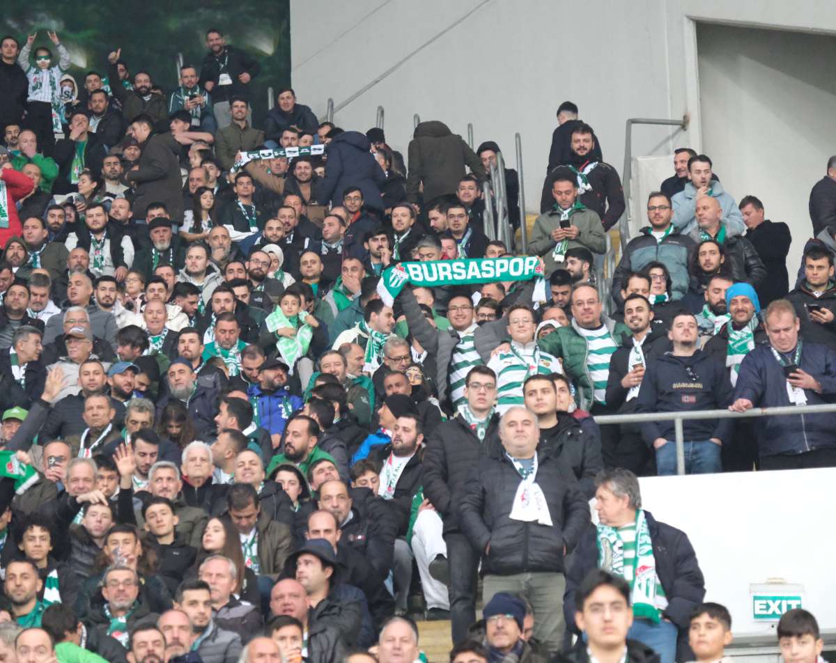 (FOTO GALERİ)Bursaspor-Aliağa FK maçından taraftar fotoğrafları