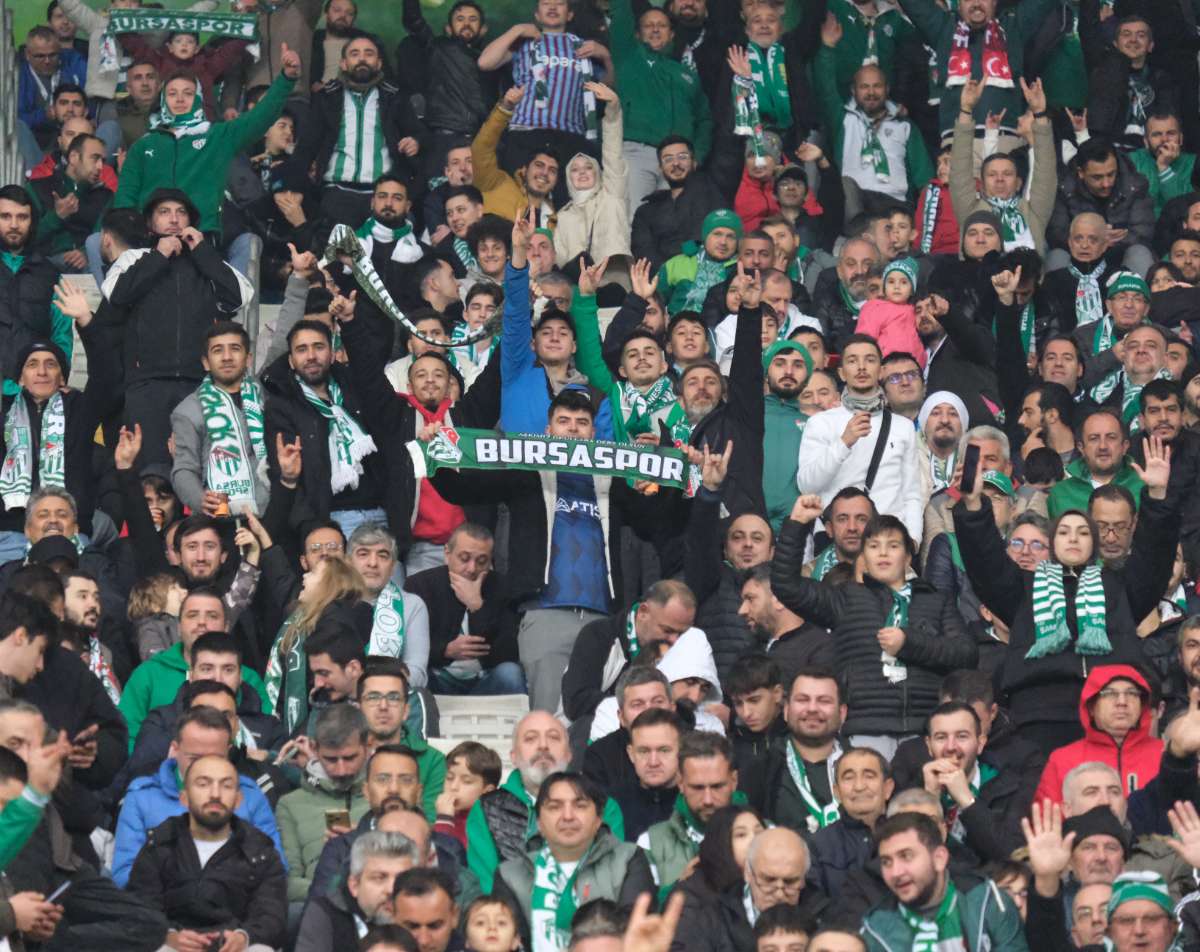 (FOTO GALERİ)Bursaspor-Aliağa FK maçından taraftar fotoğrafları