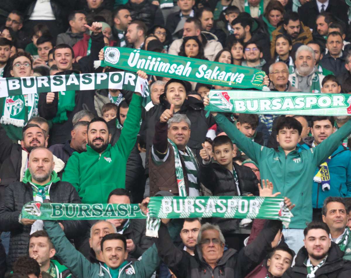 (FOTO GALERİ)Bursaspor-Aliağa FK maçından taraftar fotoğrafları