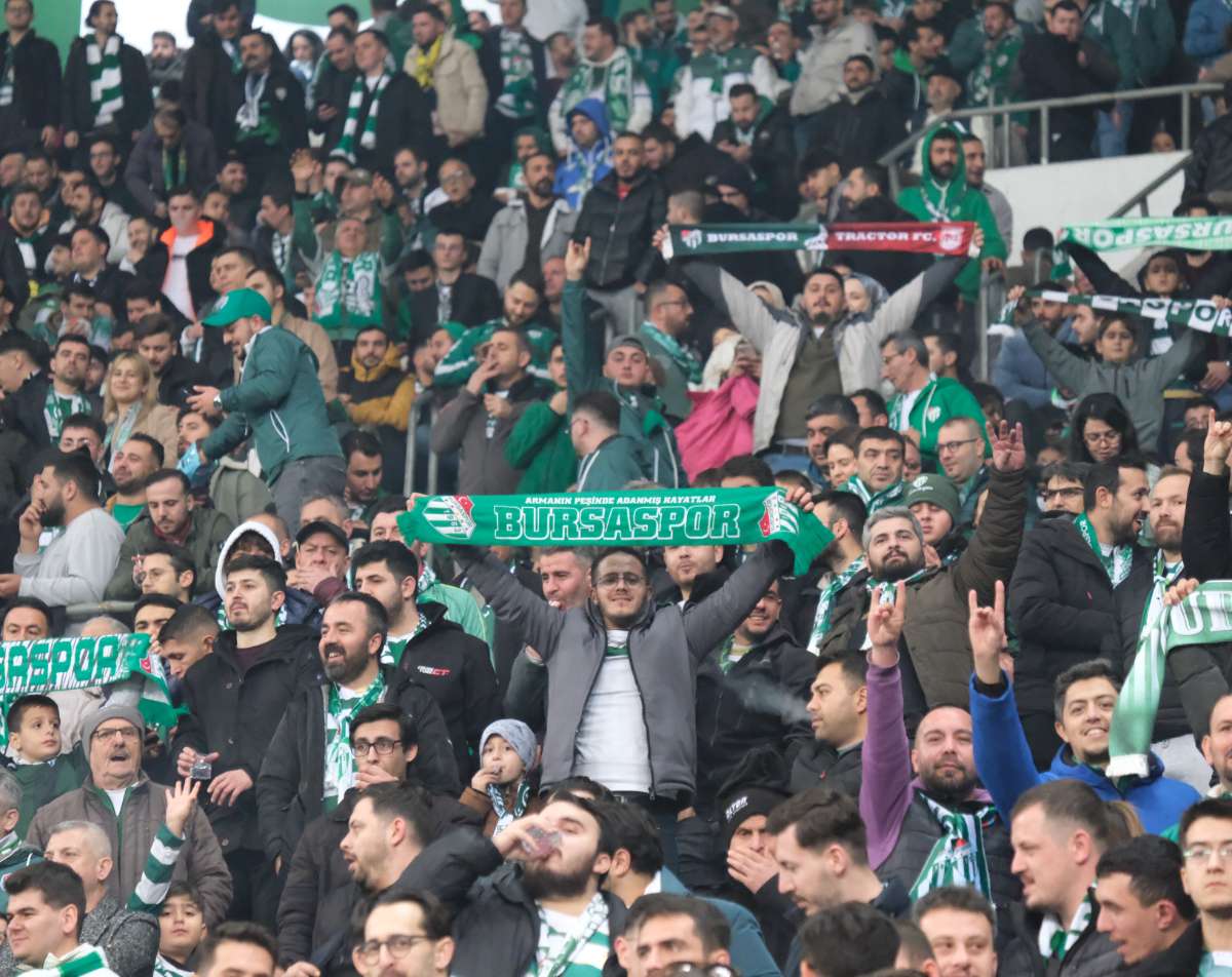 (FOTO GALERİ)Bursaspor-Aliağa FK maçından taraftar fotoğrafları