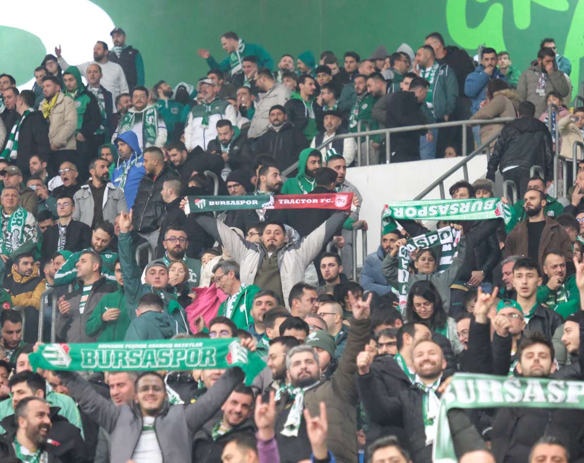 (FOTO GALERİ)Bursaspor-Aliağa FK maçından taraftar fotoğrafları