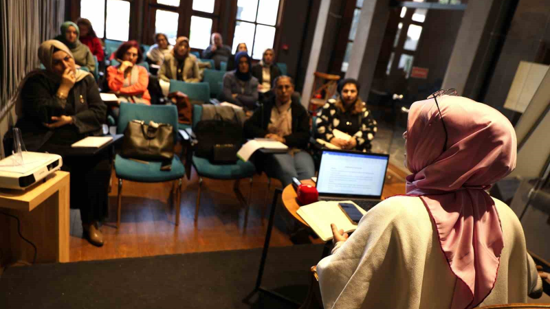 Osmangazi Belediyesi öykü yazmayı atölye çalışmalarıyla öğretiyor