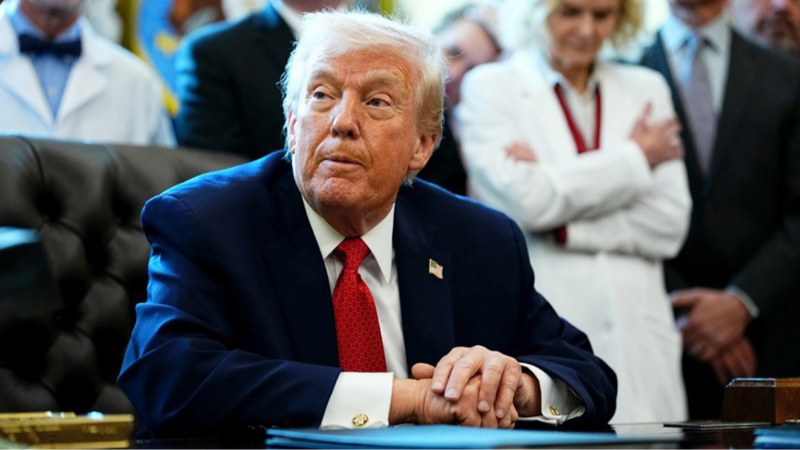 Trump, Epstein'ın özel jetinde defalarca uçmuş