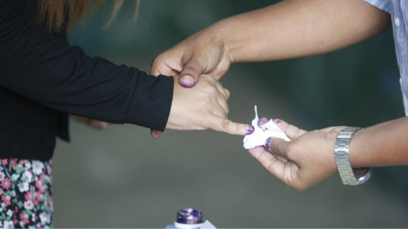 Myanmar halkı, 2021’deki askeri darbeden bu yana ilk kez oy kullanıyor