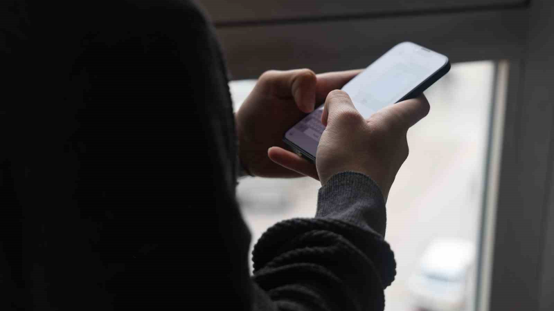 Çocukların dikkatini çalan tehlike: Kısa videolar