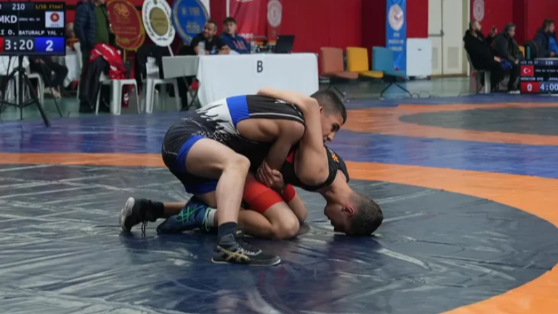 Gürsu’da şehit başkan anısına güreş turnuvası