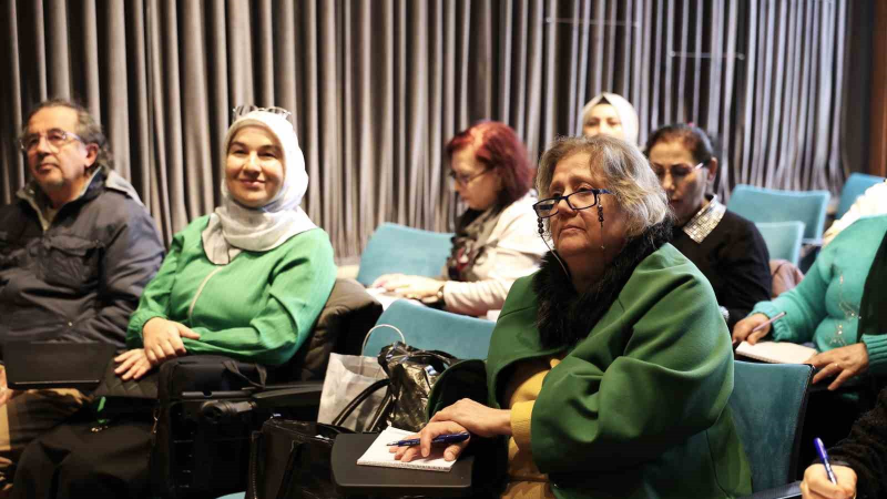 Osmangazi Belediyesi’nin atölyelerinde yeni şairler yetişiyor