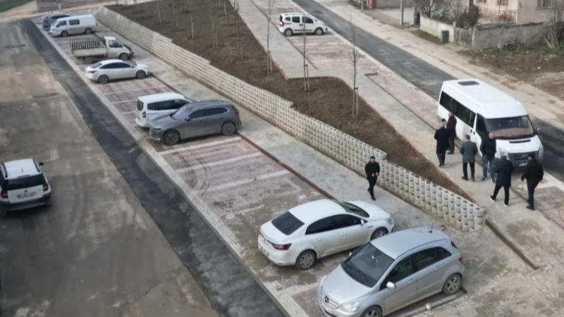 İnegöl’de otoparkla birlikte 24 fidan toprağa kavuştu