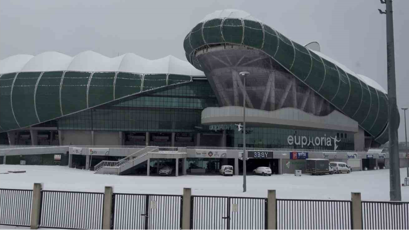 Bursa yeni yıla karla uyandı